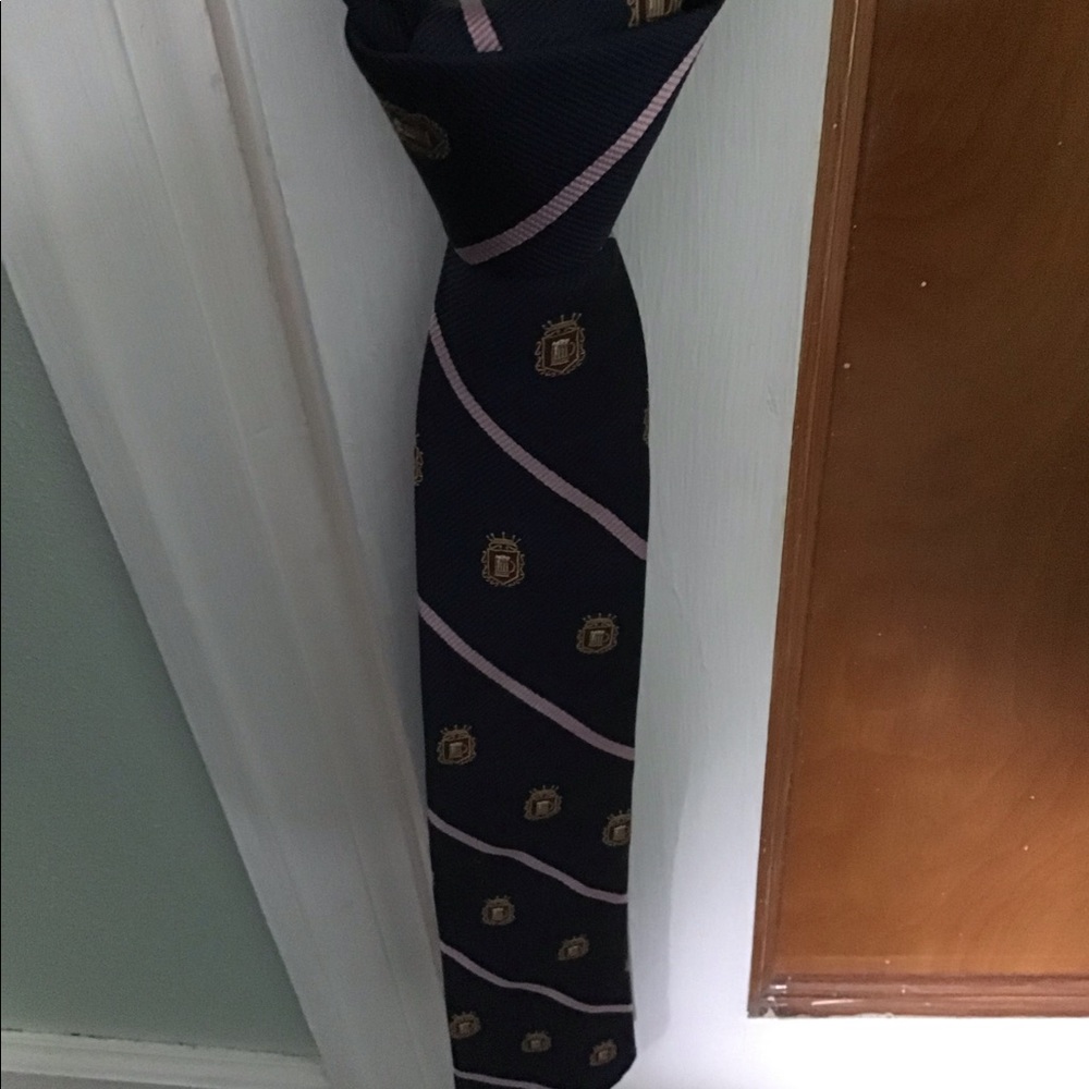 American Eagle vintage tie